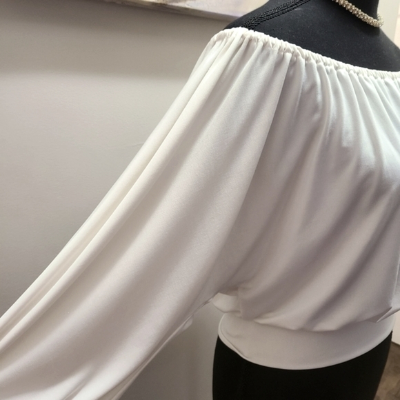 EXPRESS Off The Shoulder White Top Size Small - Picture 2 of 5